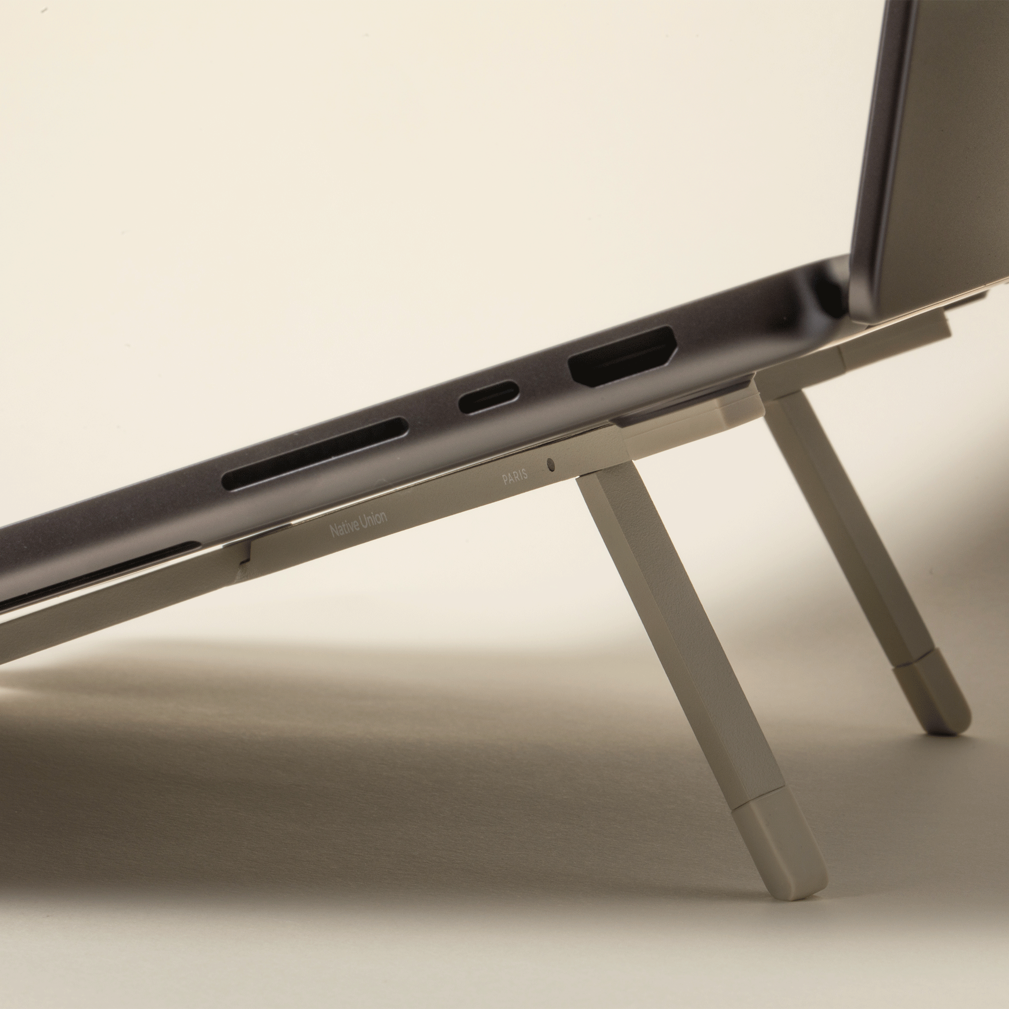 native-union-fold-laptop-stand-zusammenklappbarer-aluminium-laptopst-nder image 3